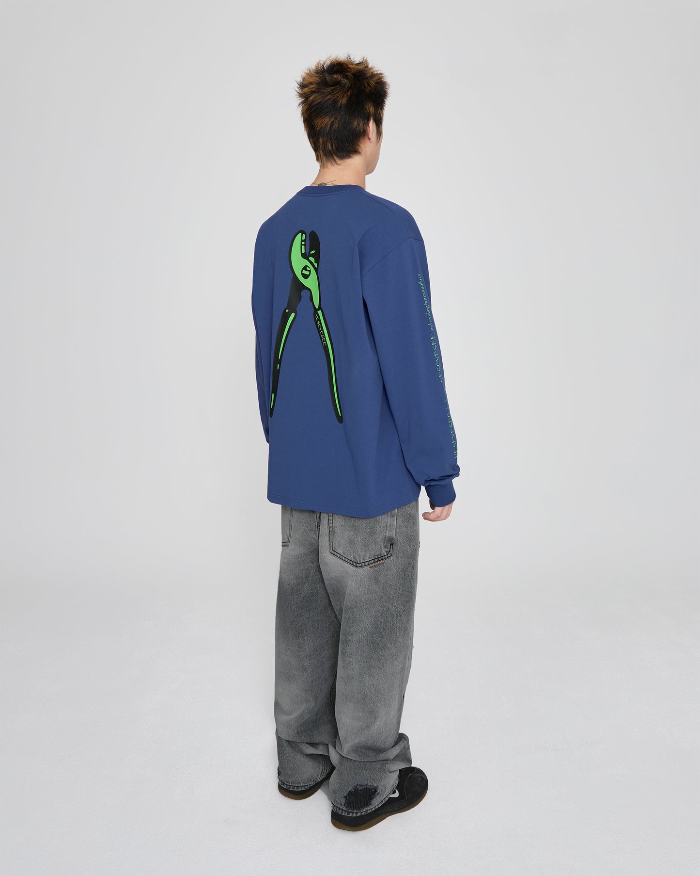 Y.E.S Wire Logo L/S