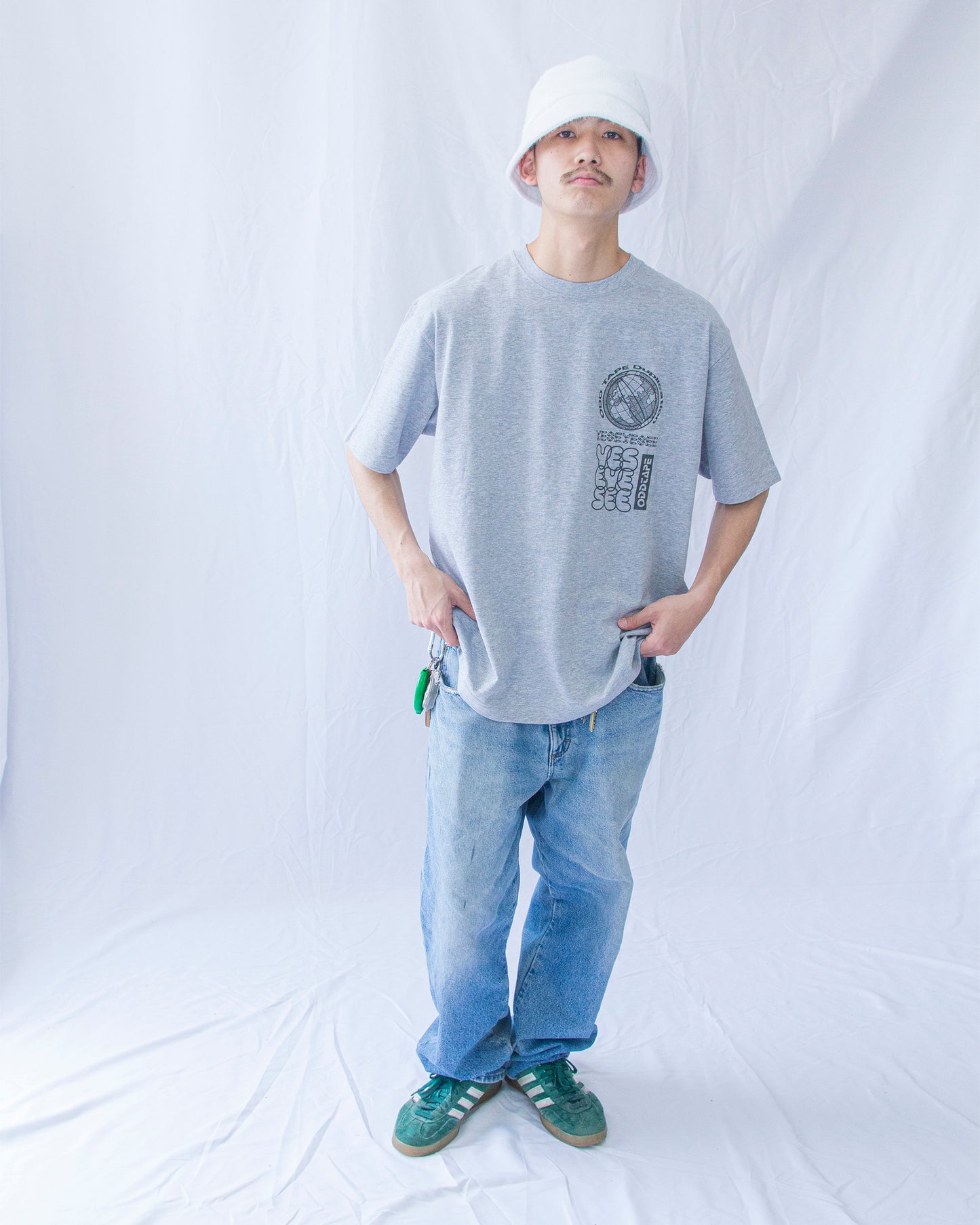 ODD TAPE Globe Tee