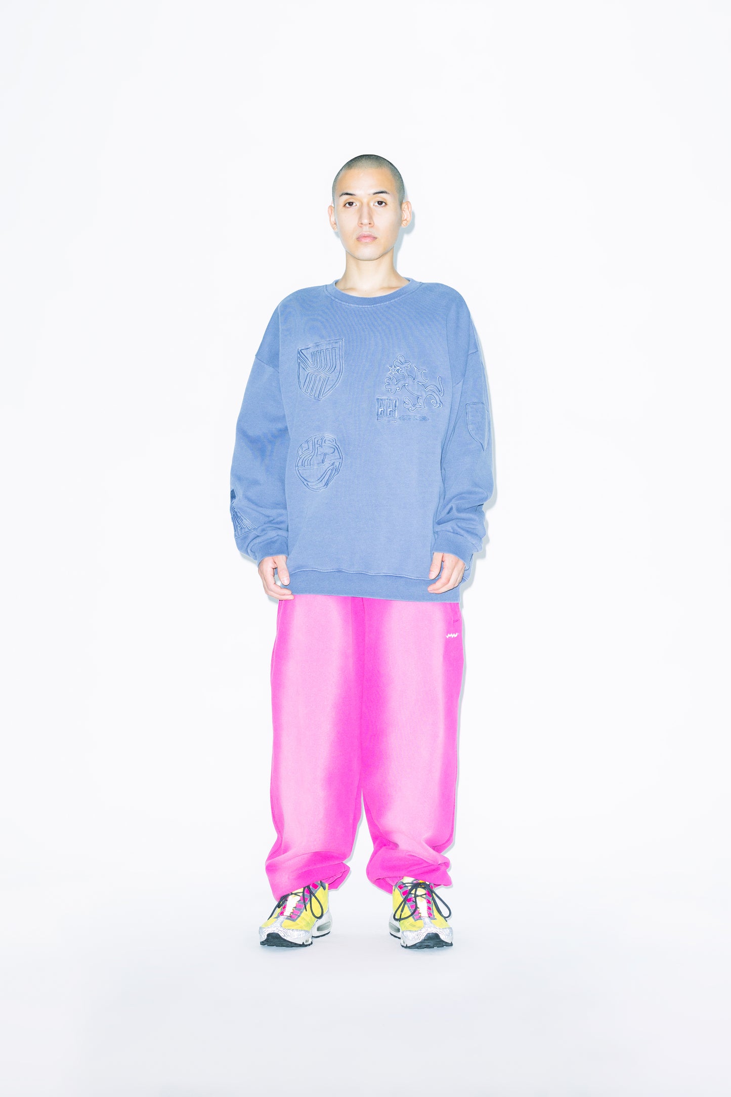 Y.E.S Pigment Embroidery Sweatshirt