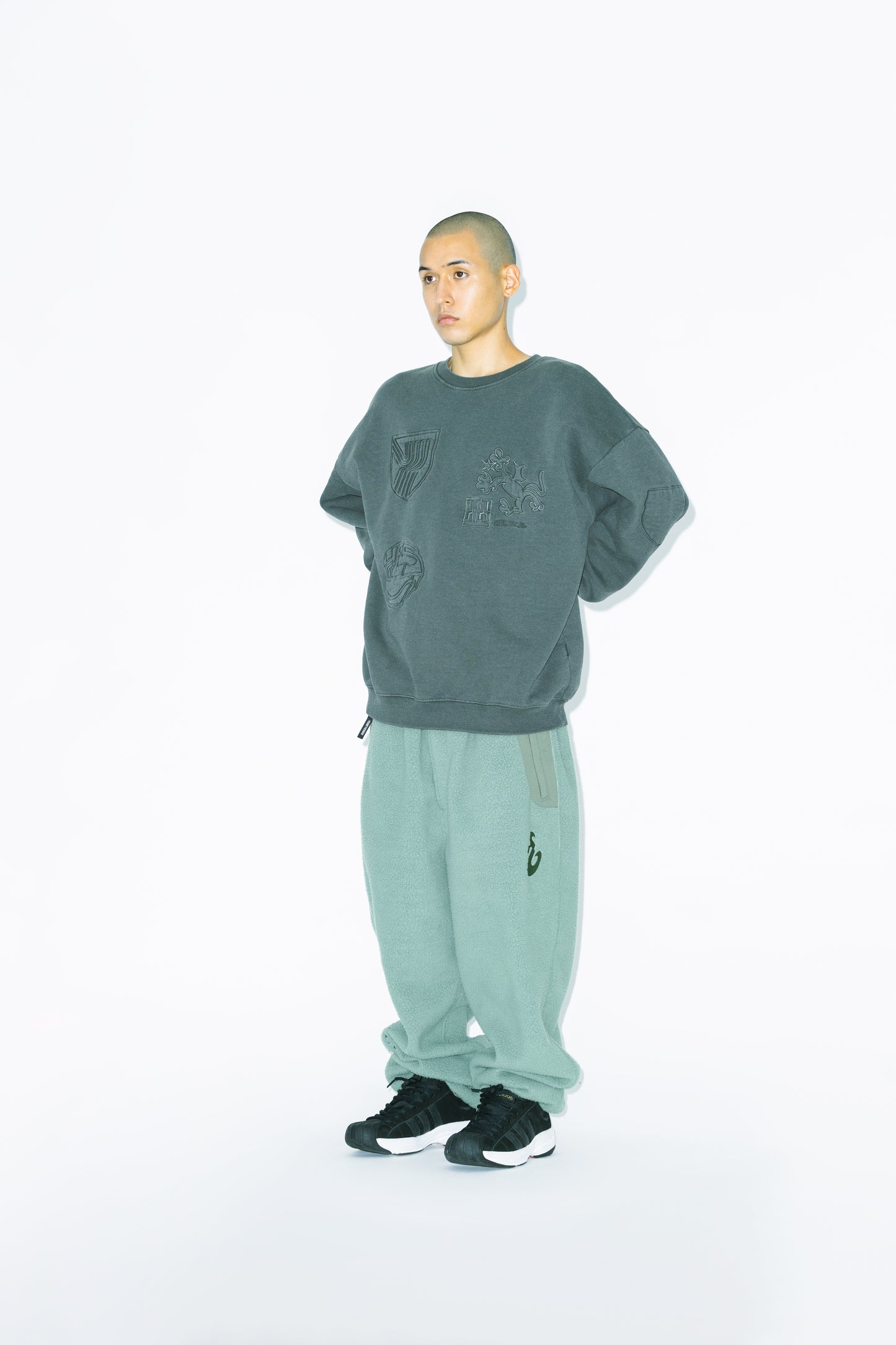 Y.E.S Pigment Embroidery Sweatshirt
