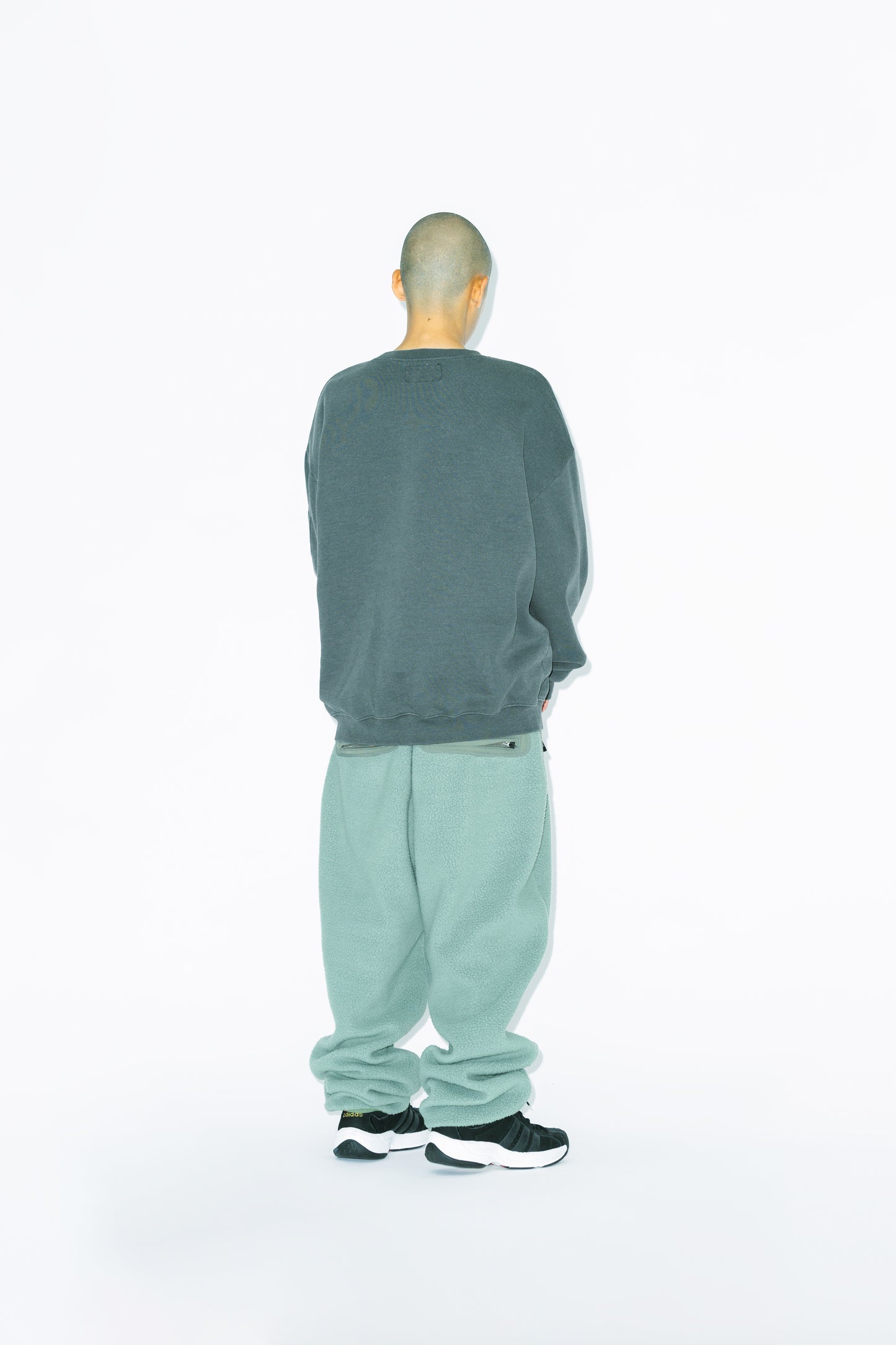 Y.E.S Pigment Embroidery Sweatshirt